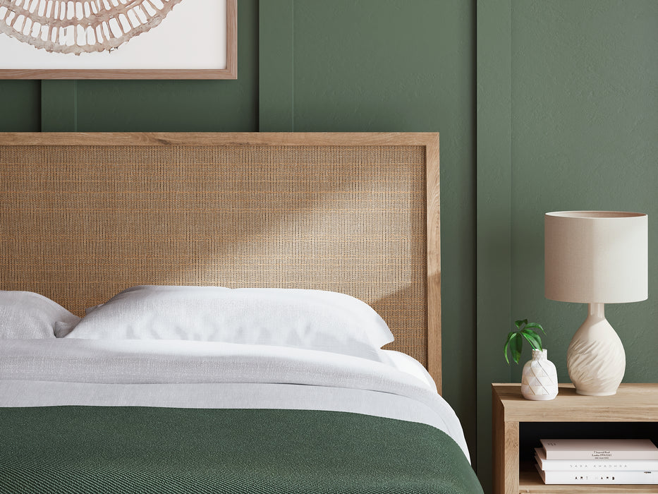 Cielden King Panel Bed with Mirrored Dresser, Chest and 2 Nightstands