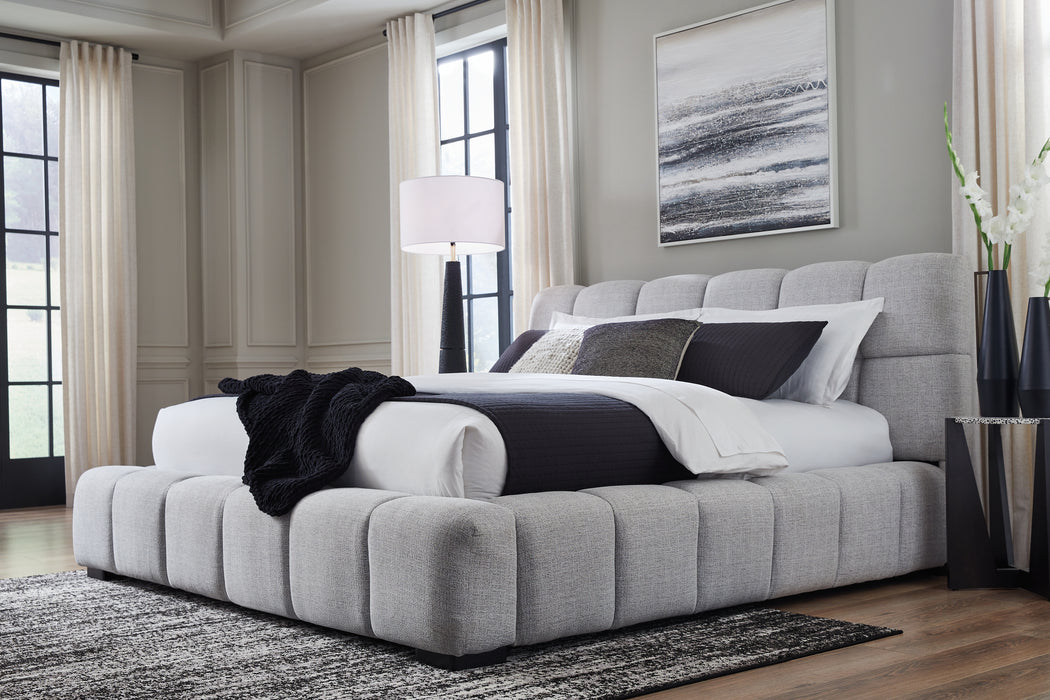 Grendusk  Upholstered Bed