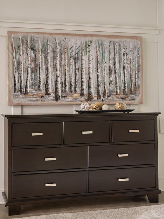 Covetown Dresser