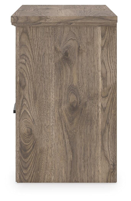 Rusticott King Panel Bed with Mirrored Dresser and Nightstand